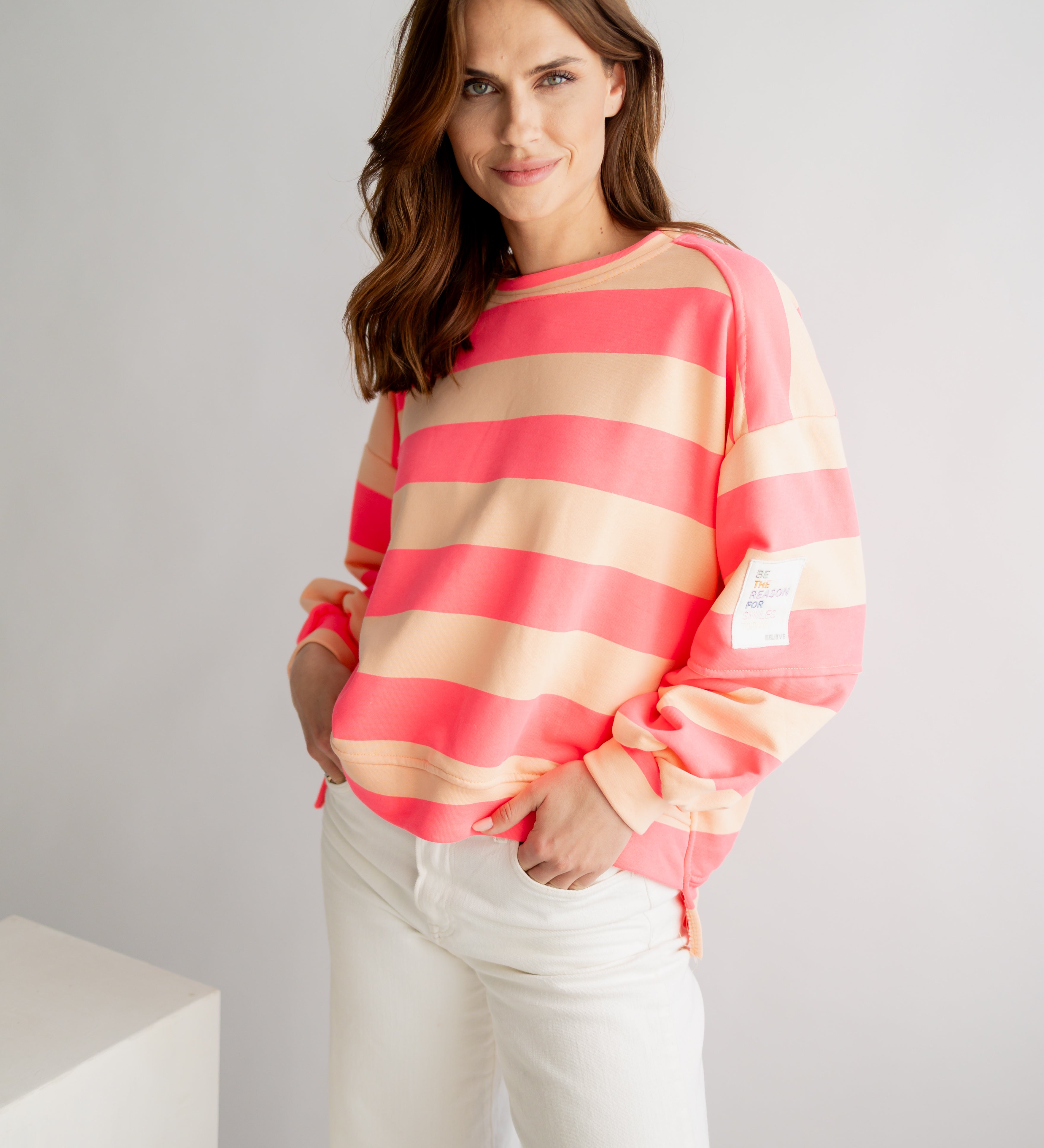 SWEATSHIRT „BE THE REASON FOR SMILES TODAY"