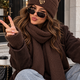 BEANIE UND SCHAL SET MIT LEOHERZCHEN