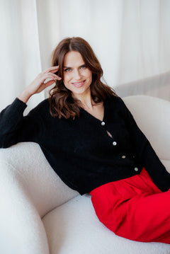 STRICKJACKE MIT V-AUSSCHNITT