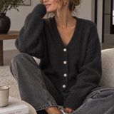 STRICKJACKE MIT V-AUSSCHNITT "AUTUMN VIBES"