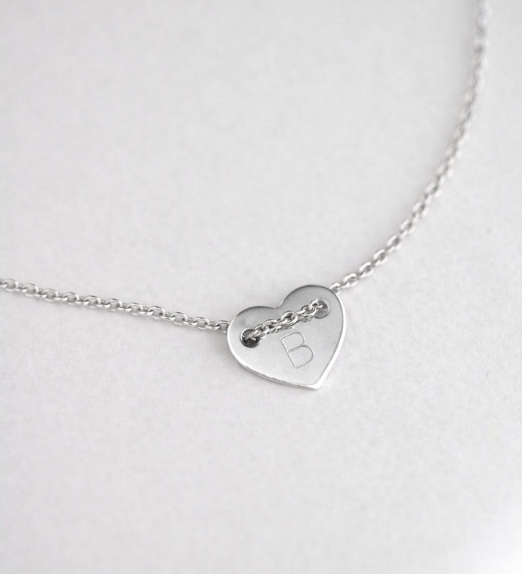 „AMORE MINI“ ARMKETTE - PERSONALISIERBAR MIT DEINEM WUNSCHBUCHSTABEN