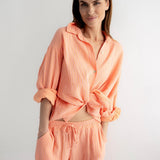 KURZE MUSSELINBLUSE „PEACH“