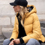 WATTIERTE STEPPJACKE MIT KAPUZE IN GELB