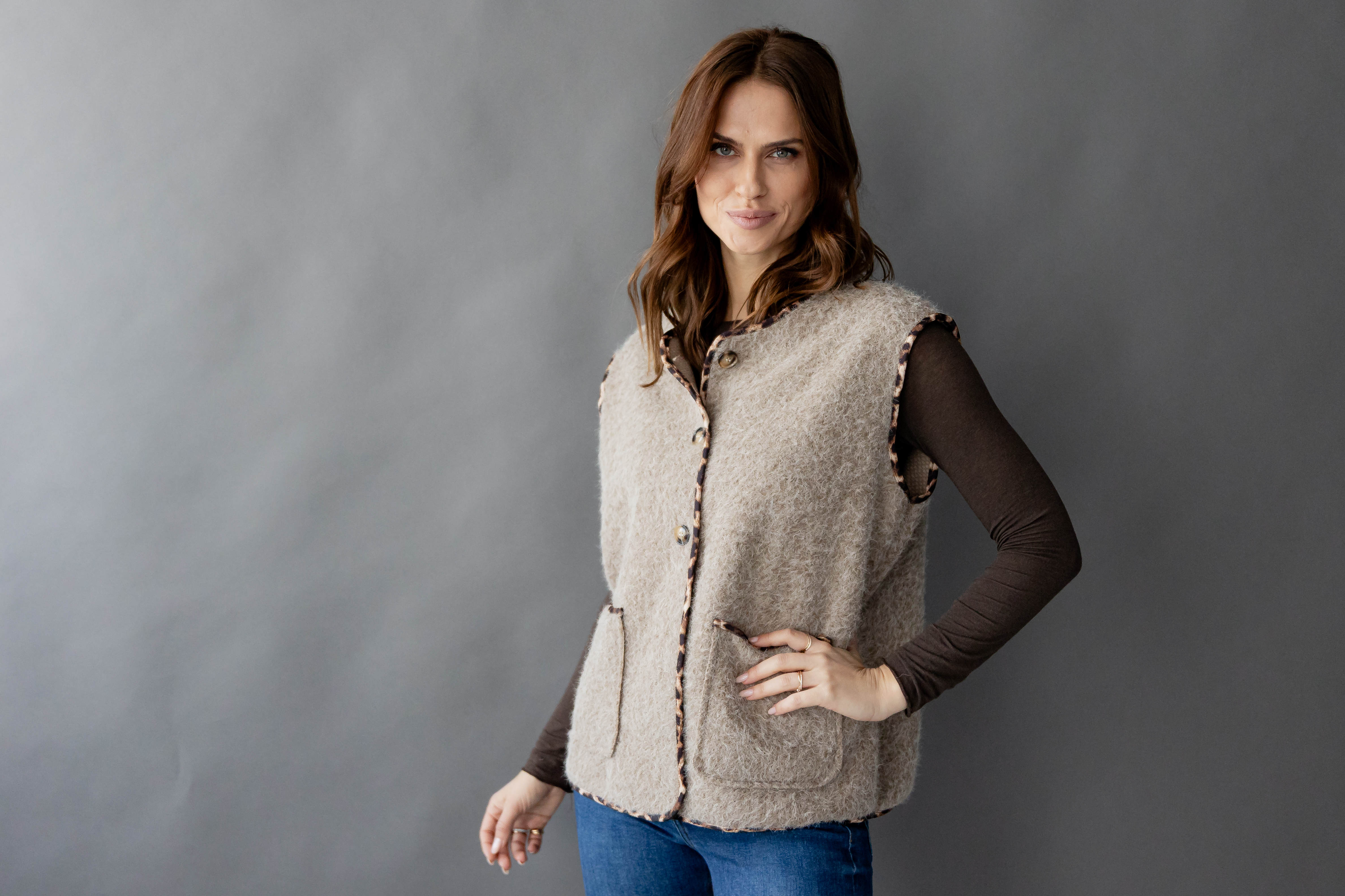 WESTE MIT UMLAUFENDEM LEO-PRINT