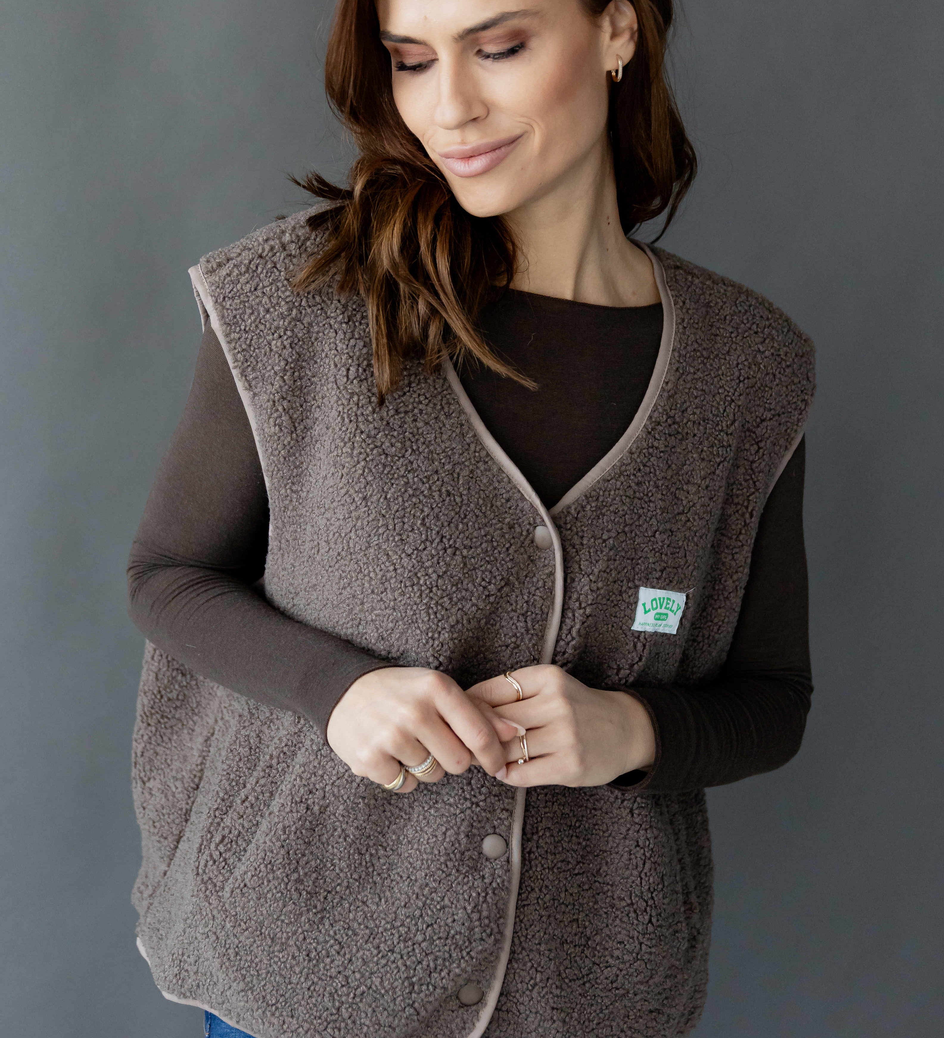 OVERSIZE TEDDYWESTE MIT BADGE "LOVELY"