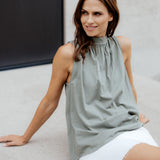 EINFARBIGES NECKHOLDER TOP