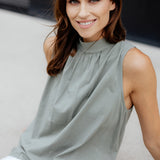 EINFARBIGES NECKHOLDER TOP