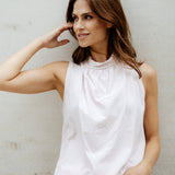 EINFARBIGES NECKHOLDER TOP