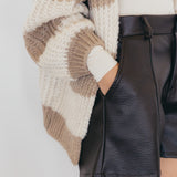 FAUX LEATHER SHORTS IN SCHOKOBRAUN